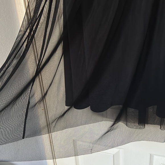 Black mesh skirt with lining - Picture 4 of 4